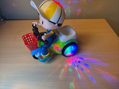 Triciclo elettrico giocattolo